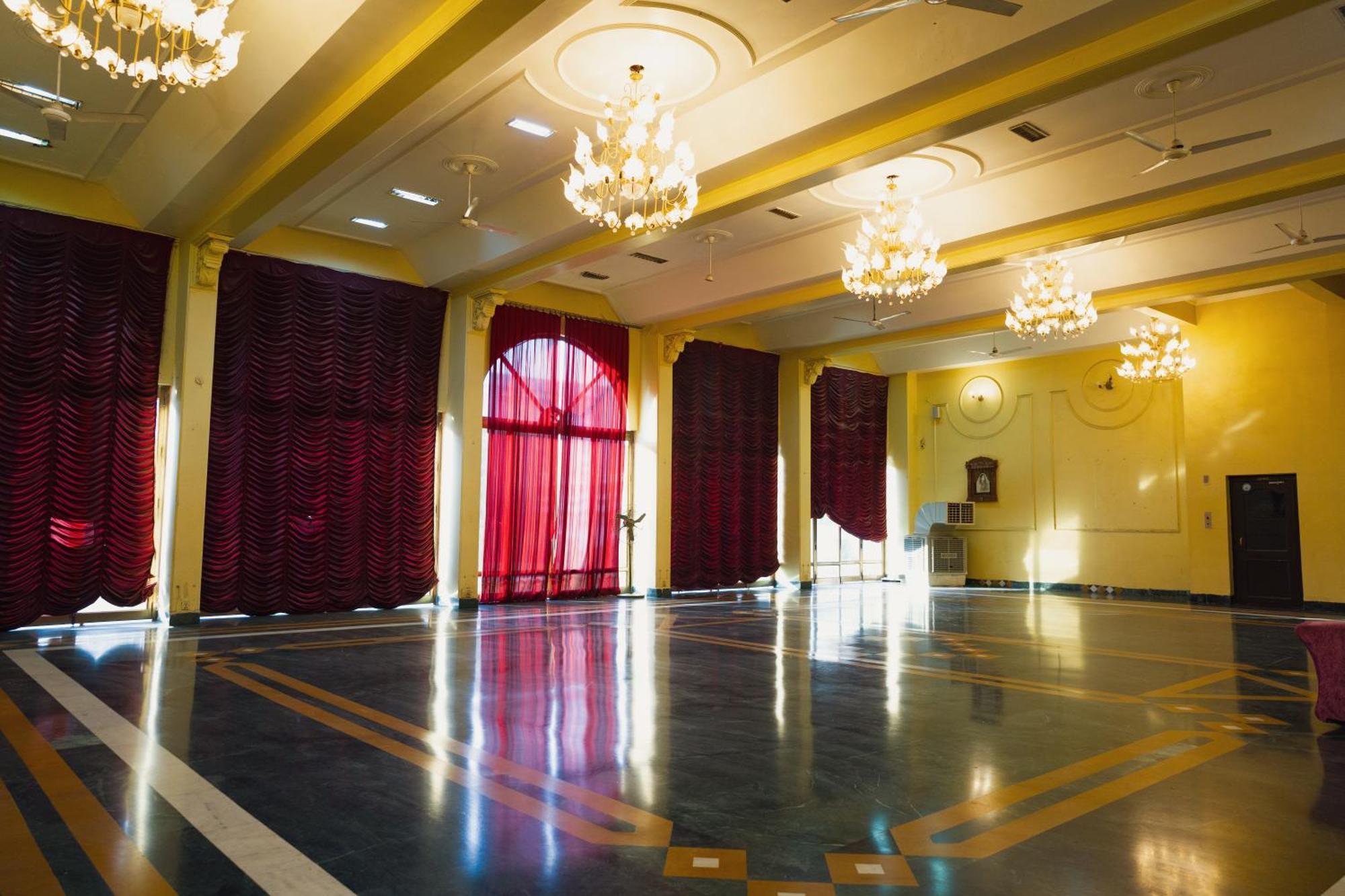 Hotel Girdhar Mahal Indore Eksteriør billede