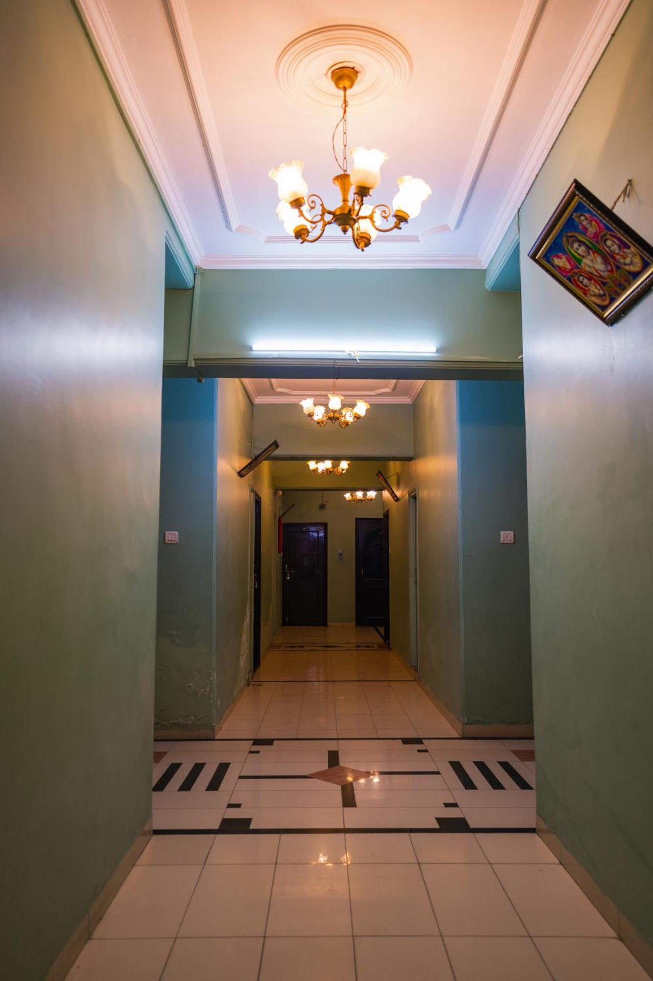 Hotel Girdhar Mahal Indore Eksteriør billede