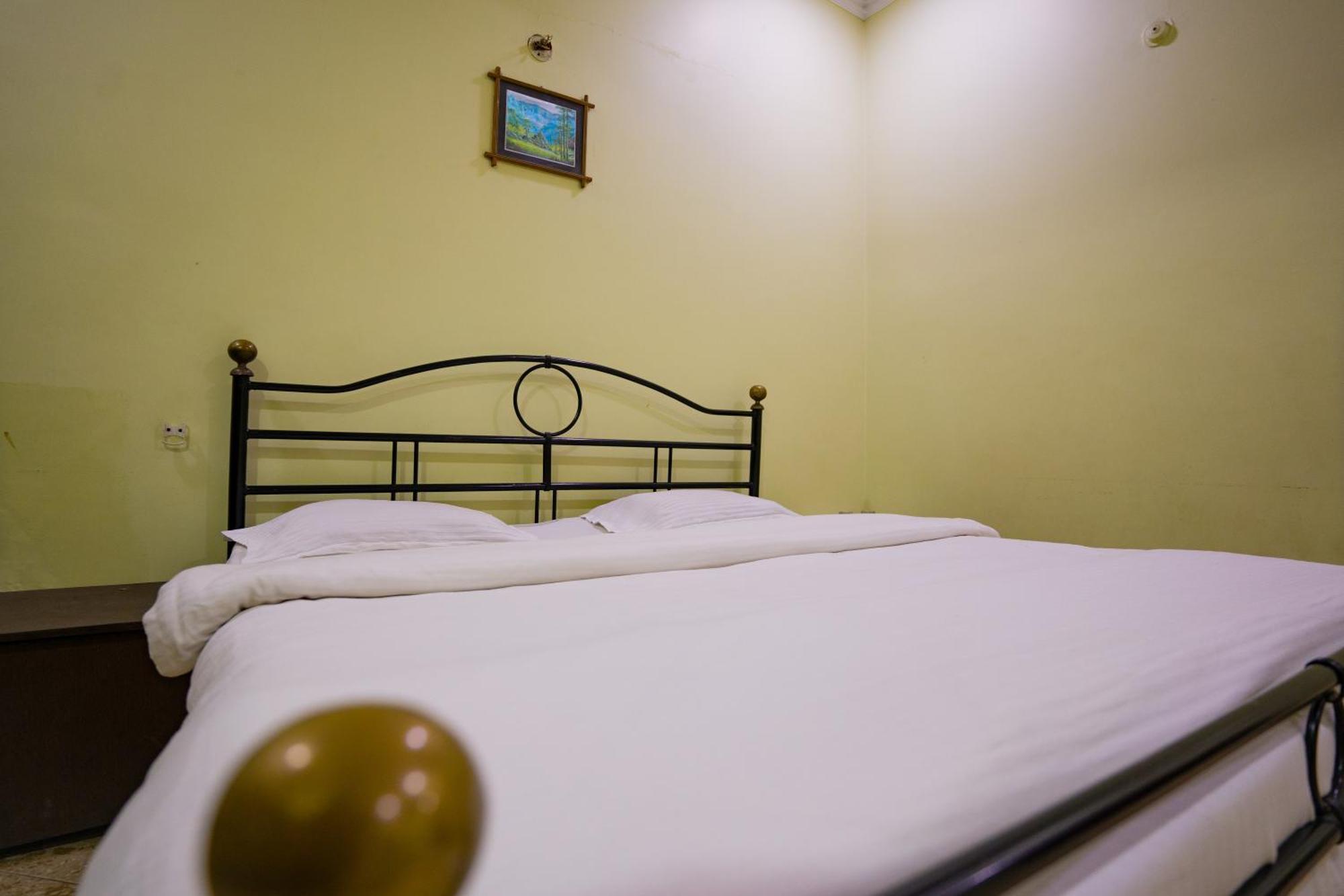 Hotel Girdhar Mahal Indore Eksteriør billede