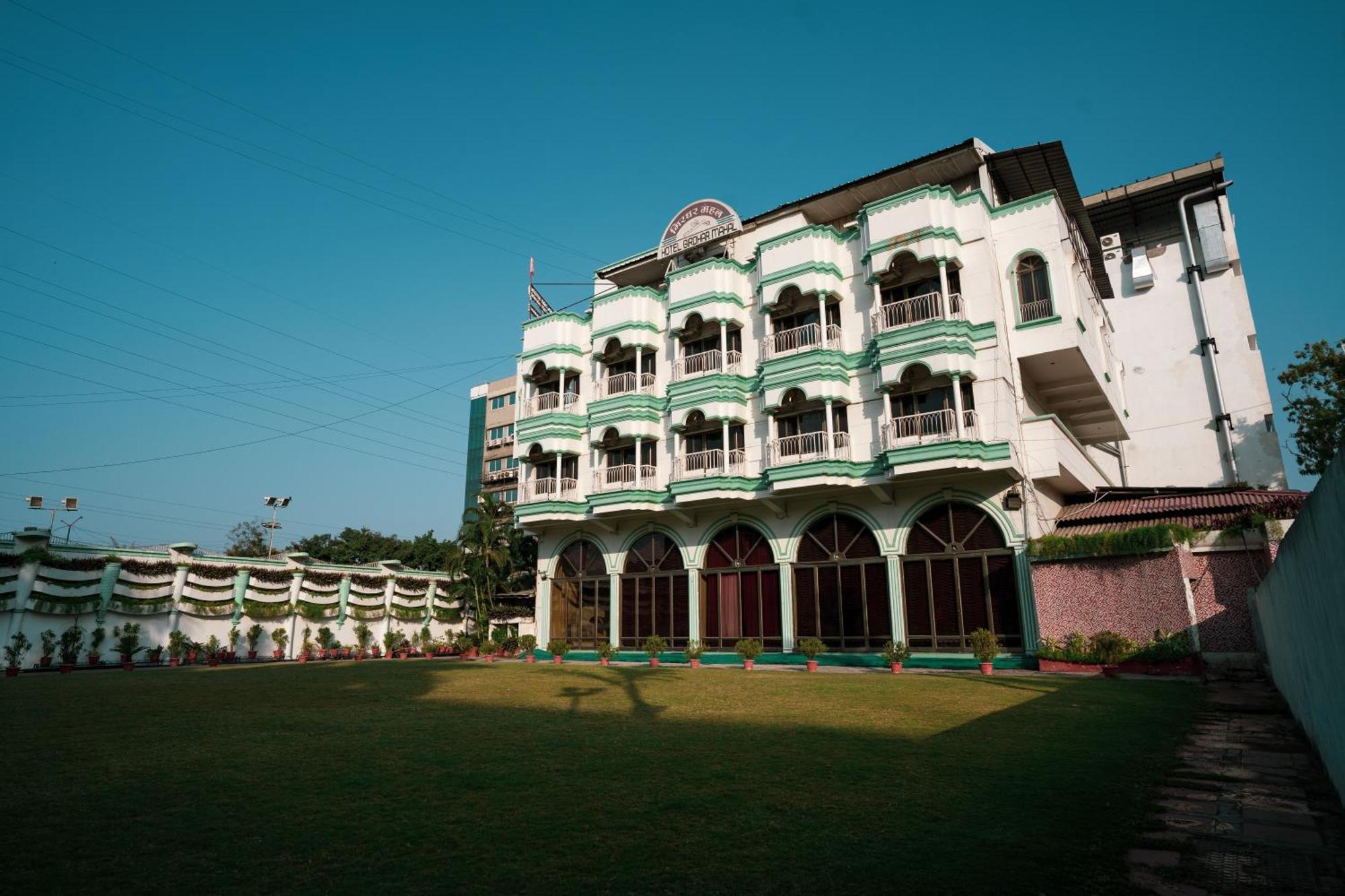 Hotel Girdhar Mahal Indore Eksteriør billede