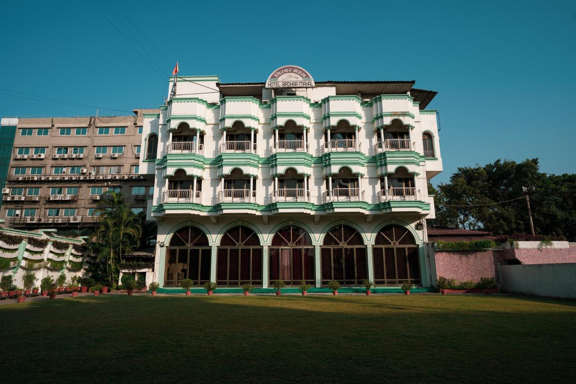 Hotel Girdhar Mahal Indore Eksteriør billede